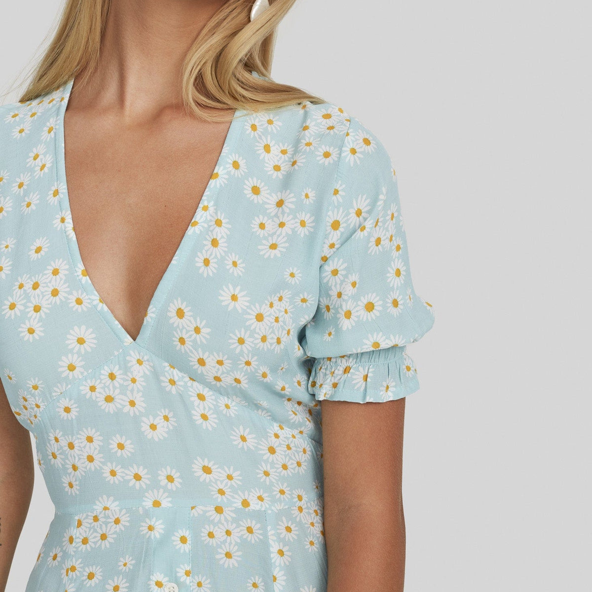 ari midi dress faithfull the brand Ari Midi Dress Zhoe Floral Print