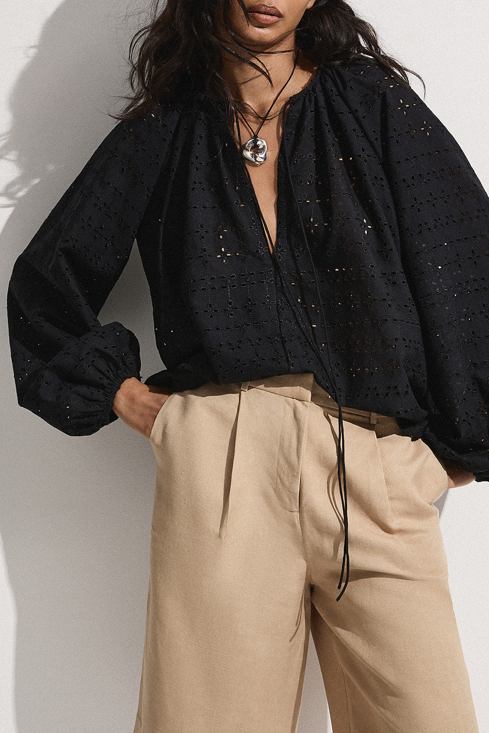 Thora Blouse Agnes Broderie Anglaise Black - Faithfull the Brand INT