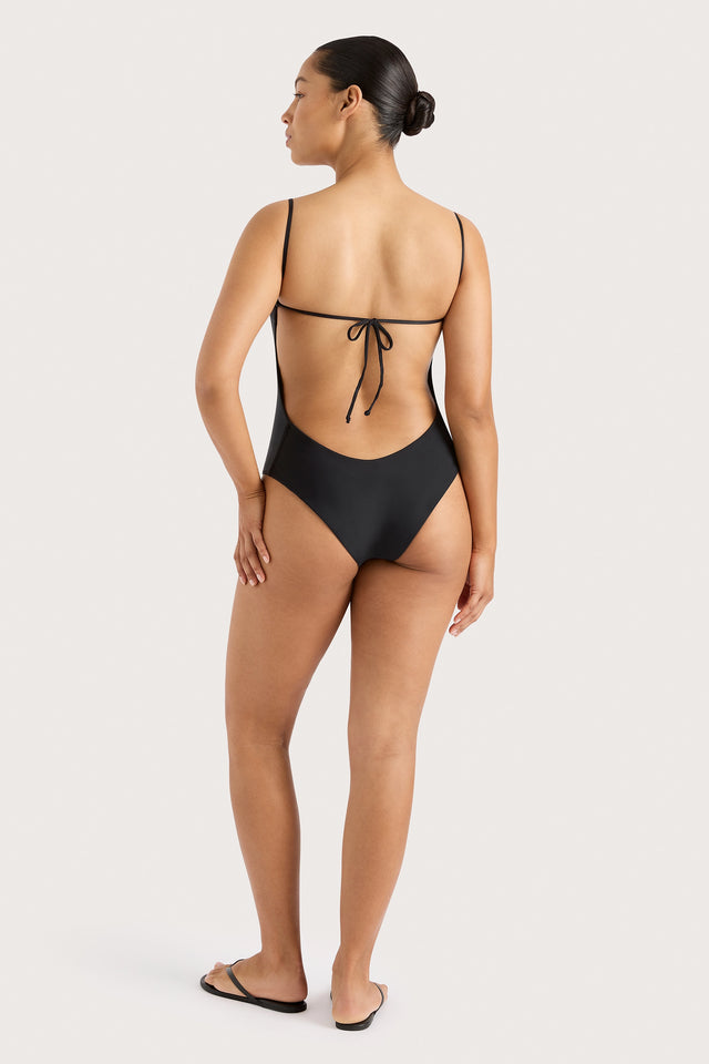 Cabo String One Piece Black